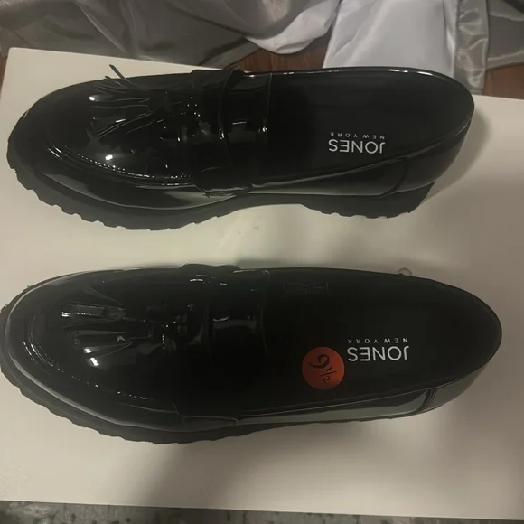 Beautiful Loafers - Picture 2 of 4